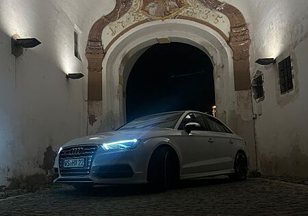 Audi S3 2.0 TFSI quattro -