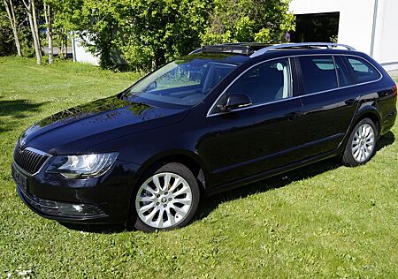 Skoda Superb 2.0 TDI*Exclusive*Panorama*Aut*DAB*