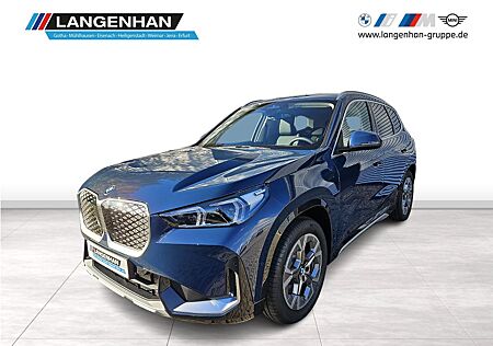 BMW iX1 xDrive30 xLine AHK Lenkradheizung Navi Kamer