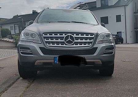 Mercedes-Benz ML 300 CDI 4MATIC BlueEFFICIENCY -