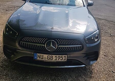 Mercedes-Benz E 220 d T AMG Line Schiebedach