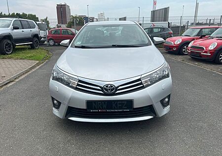 Toyota Corolla 1,6-l-Valvematic Automatik Limousine
