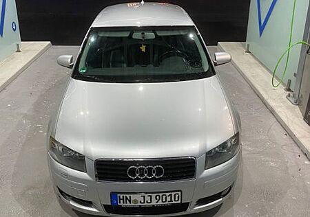 Audi A3 8P 1.9 TDI Xenon Leder Bose