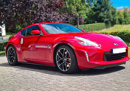 Nissan 370Z 3.7 - Schalter - rot