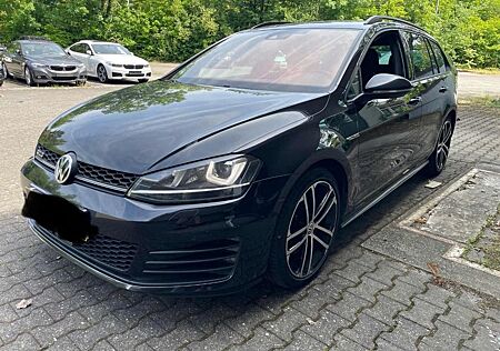 VW Golf Volkswagen VII Variant GTD/DSG/PANO/ACC/Bi-Xenon