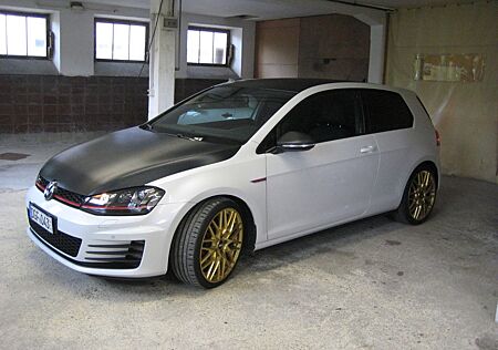 VW Golf Volkswagen 2.0 TSI DSG BMT GTI GTI