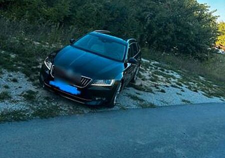 Skoda Superb 2.0 TDI SCR 140kW DSG 4x4 L&K Combi L&K