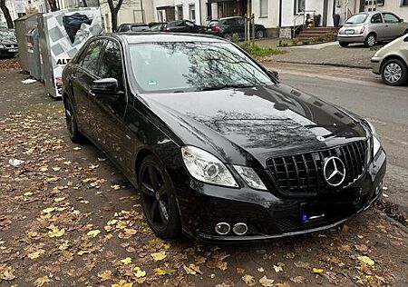 Mercedes-Benz E 200 CGI BlueEFFICIENCY ELEGANCE ELEGANCE