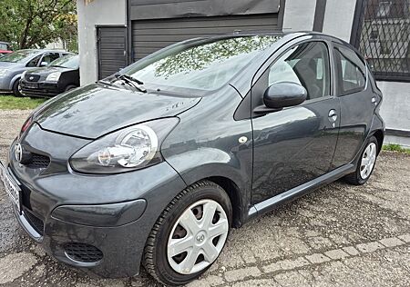 Toyota Aygo (X) Aygo AYGO Basis