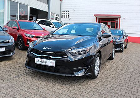 Kia Cee'd Ceed 1.5 T-GDI Vision MJ 25 Komfort Paket