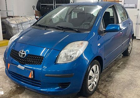 Toyota Yaris Sol 5-türer 1,3 64kW Automatik TÜV NEU !