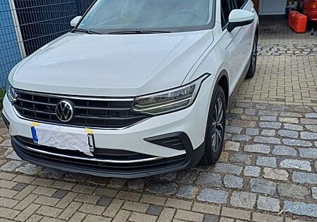 VW Tiguan Volkswagen 2.0 TDI SCR DSG Life Life