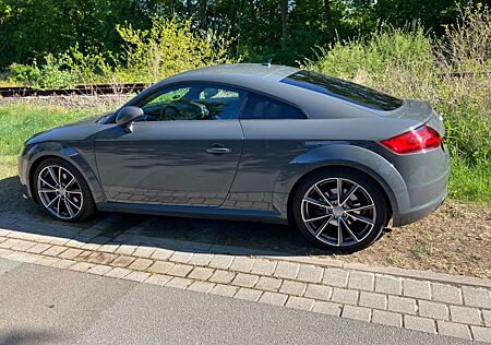Audi TT Coupe 2.0 TFSI S tronic quattro -