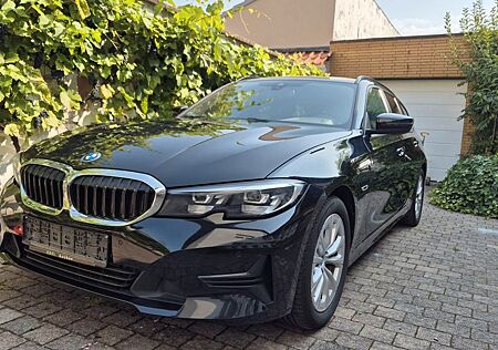 BMW 320 e Advantage M Sportline Leder LED AHK Hybrid