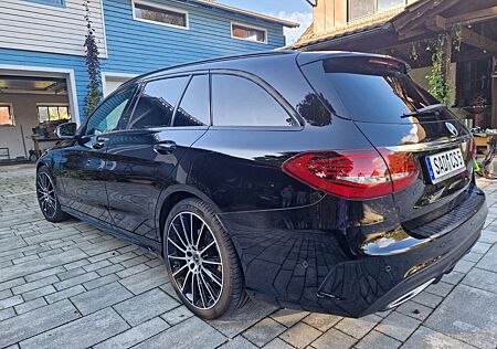 Mercedes-Benz C 300 d 4MATIC T Autom.- AMG Styling Night-Paket