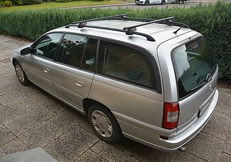 Opel Omega 2.2 -