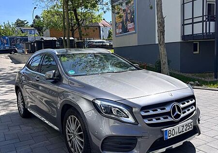 Mercedes-Benz GLA 180 DCT - AMG Line