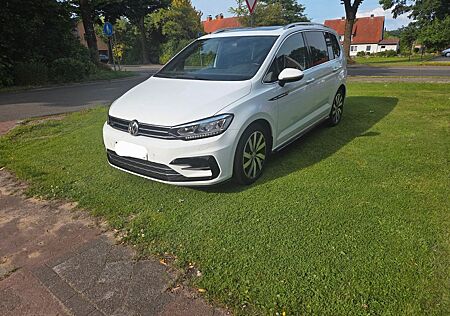VW Touran Volkswagen 2.0 TDI SCR 140kW DSG Highline R-Line