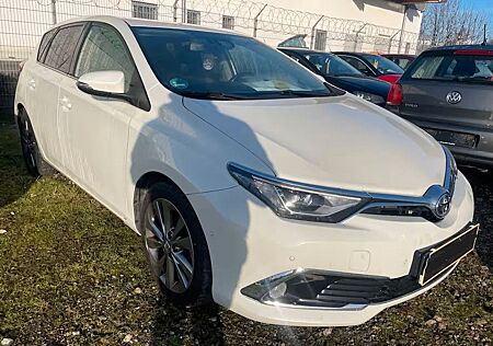 Toyota Auris Executive