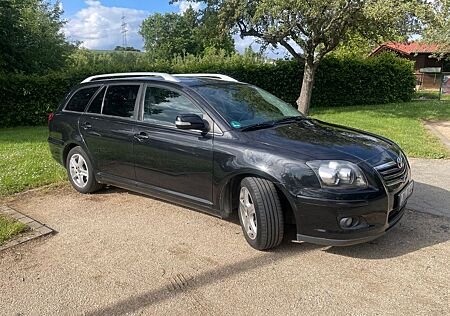 Toyota Avensis Combi Sol 1.8, 8Fach Alu,SHZ,Klima