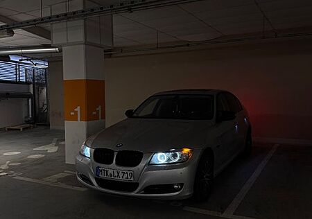 BMW 318d - E90