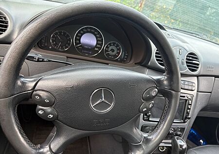 Mercedes-Benz 320