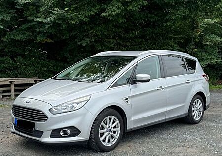 Ford S-Max 2,0 TDCi 110kW Titanium PowerShift Tit...