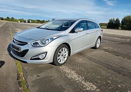 Hyundai i40 Kombi 1.7 CRDi 117.000 km TÜV 2028