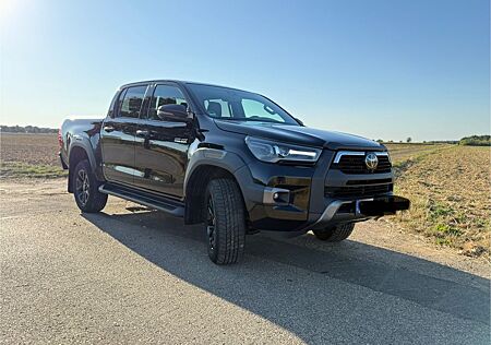 Toyota Hilux Invincible 2,8 Liter AHK ACC 204 PS