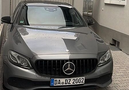 Mercedes-Benz E 220 (Night-Paket)