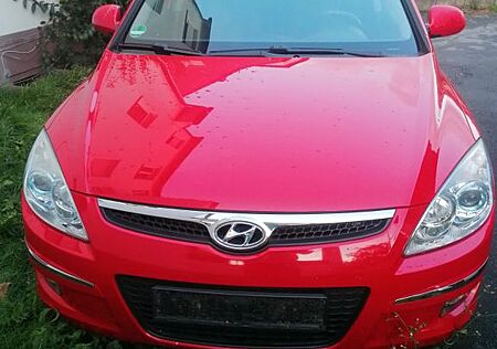 Hyundai i30 1.6 Kombi AHK