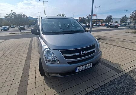 Hyundai H-1 Travel 2012 8 Seats