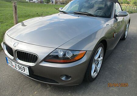 BMW Z4 6 Zyl. - Cabrio neuwertig, Nebel, wenig KM,