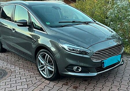 Ford S-Max 2,0 TDCi 132kW Titanium Titanium