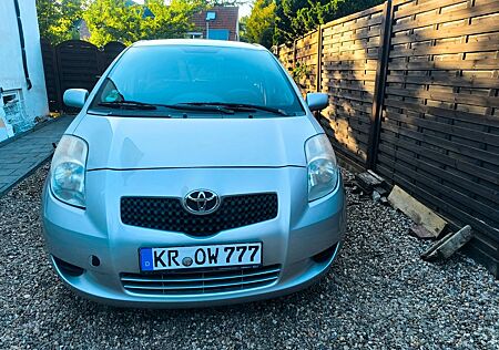 Toyota Yaris 1,0-l-VVT-i -