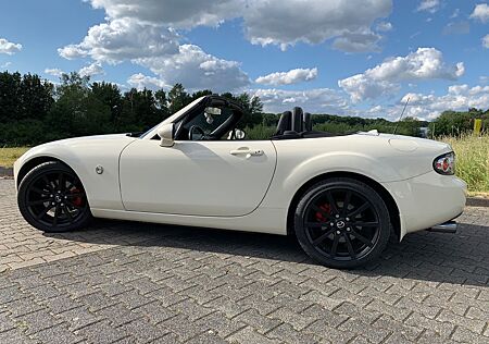Mazda MX-5 Black and White Expression 2.0 MZR Expr...