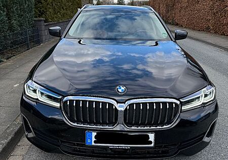 BMW 530d Touring A - LASERLICHT Luxury Panoramadach