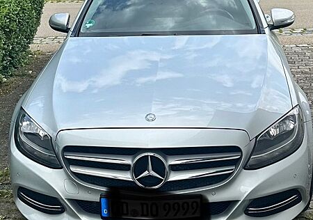 Mercedes-Benz C 200 -