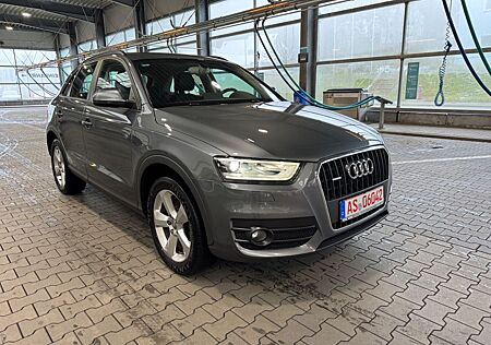 Audi Q3 2.0 TFSI quattro Navi AHK Sitzheizung 1 Hand