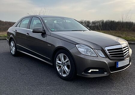 Mercedes-Benz E 250 CDI AVANTGARDE *Top Ausstattung* *Rentner*