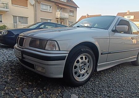 BMW 316i Compact Benzin/ Gas Comfort Edition