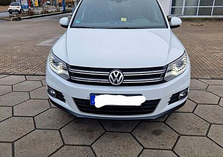 VW Tiguan Volkswagen 2.0 TDI 130kW DSG 4MOTION BMT LIFE LI...