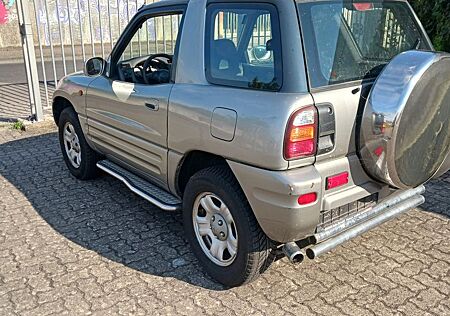 Toyota RAV 4 - -