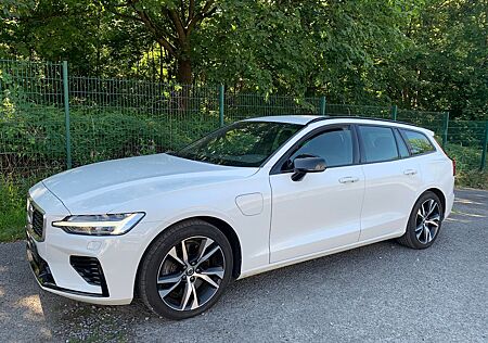 Volvo V60 Kombi R Design Plug-In Hybrid AWD