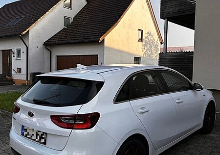 Kia Cee'd / Ceed 1.4 T-GDI DCT Vision