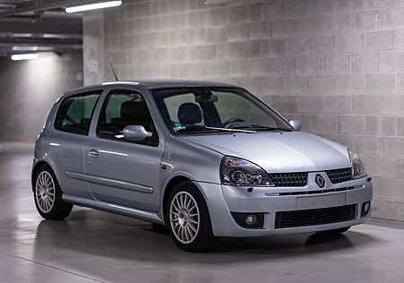 Renault Clio Sport 2.0 16V Sport