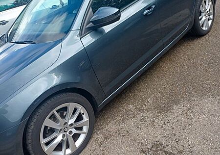 Skoda Octavia 1.6 TDI SCR DSG Ambition Limousine