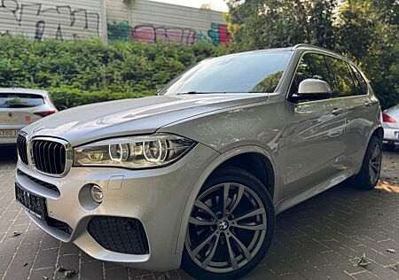 BMW X5 xDrive 30d M-PAKET/H-UP/PANO/R-CAM/STHZ*VOLL*