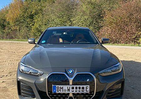 BMW i4 eDrive 40 M Sport Top Ausstattung