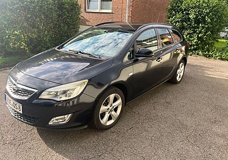 Opel Astra Sports Tourer 1.4 T Design Edition 88k...